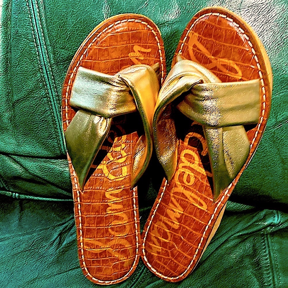 NWB-Sam Edelman, Gold 100% LEATHER Cross- Strap 3” Heel Sandals/Wedges - Picture 15 of 15